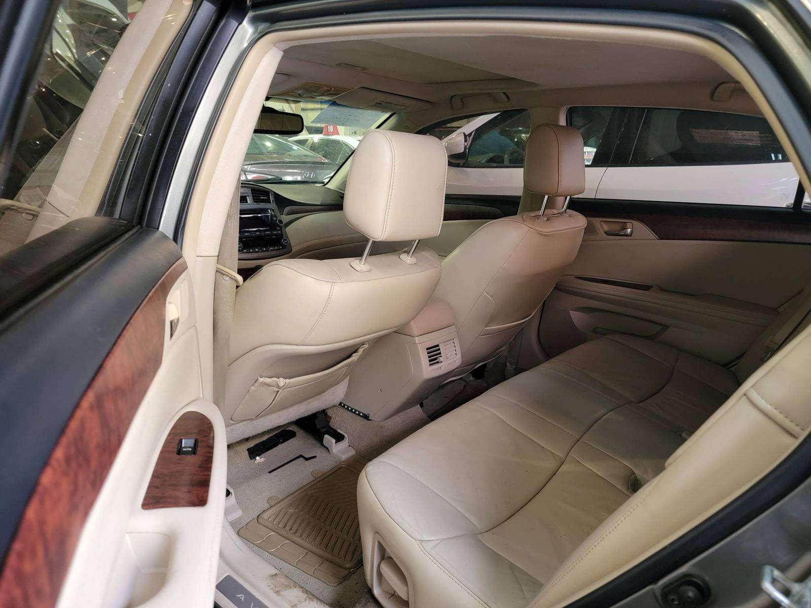 TOYOTA AVALON 2012 - Marhaba Auction Used Cars - Image 7