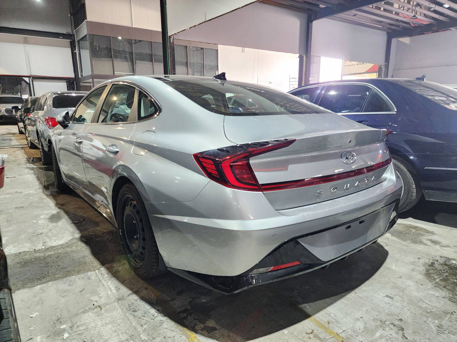 2020 HYUNDAI SONATA — 167066 KM — Lot H017188 — Souq - Marhaba Auctions Used Cars - Image 4