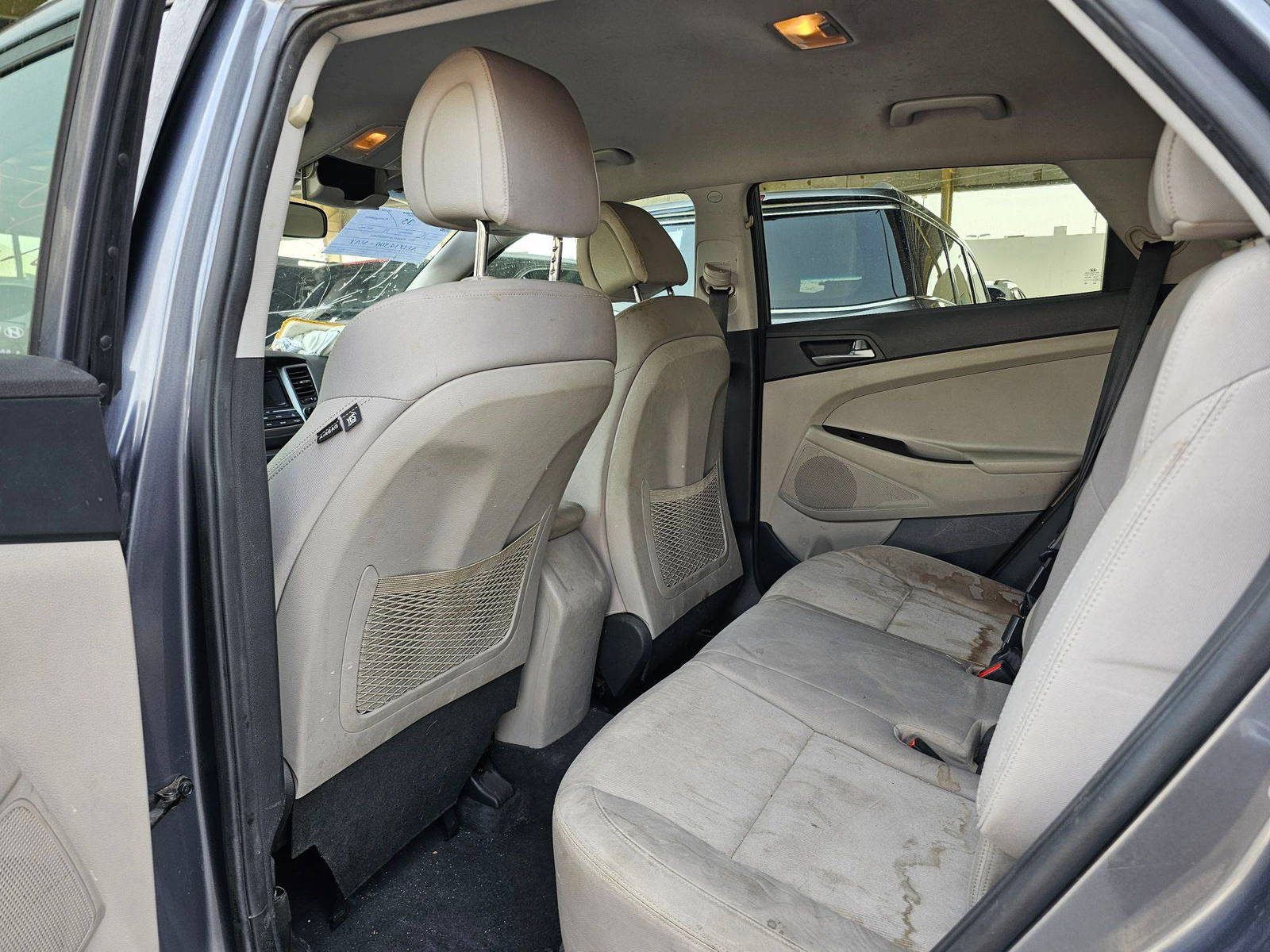 2017 HYUNDAI TUCSON — 164522 Miles — Lot HU295463 — Souq - Marhaba Auctions Used Cars - Image 6