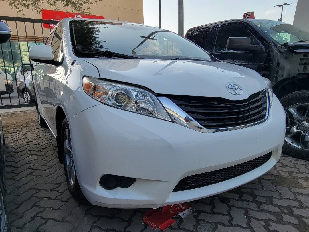 2014 TOYOTA SIENNA — 118816 Miles — Lot 0ES510913 — Main - Marhaba Auctions Used Cars - Image 5