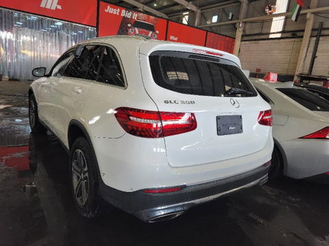 MERCEDES BENZ GLC-300
