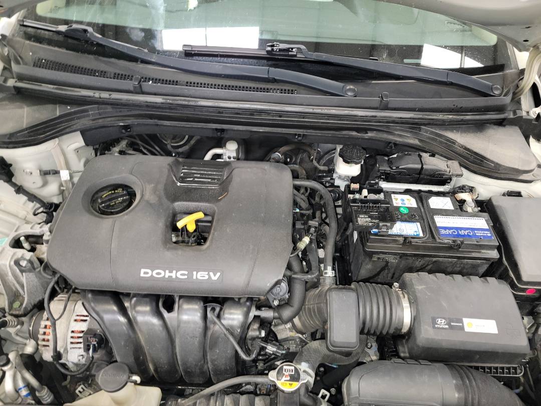 2017 HYUNDAI ELANTRA — 88548 Miles — Lot 74761833 - Marhaba Auctions Used Cars - Image 8