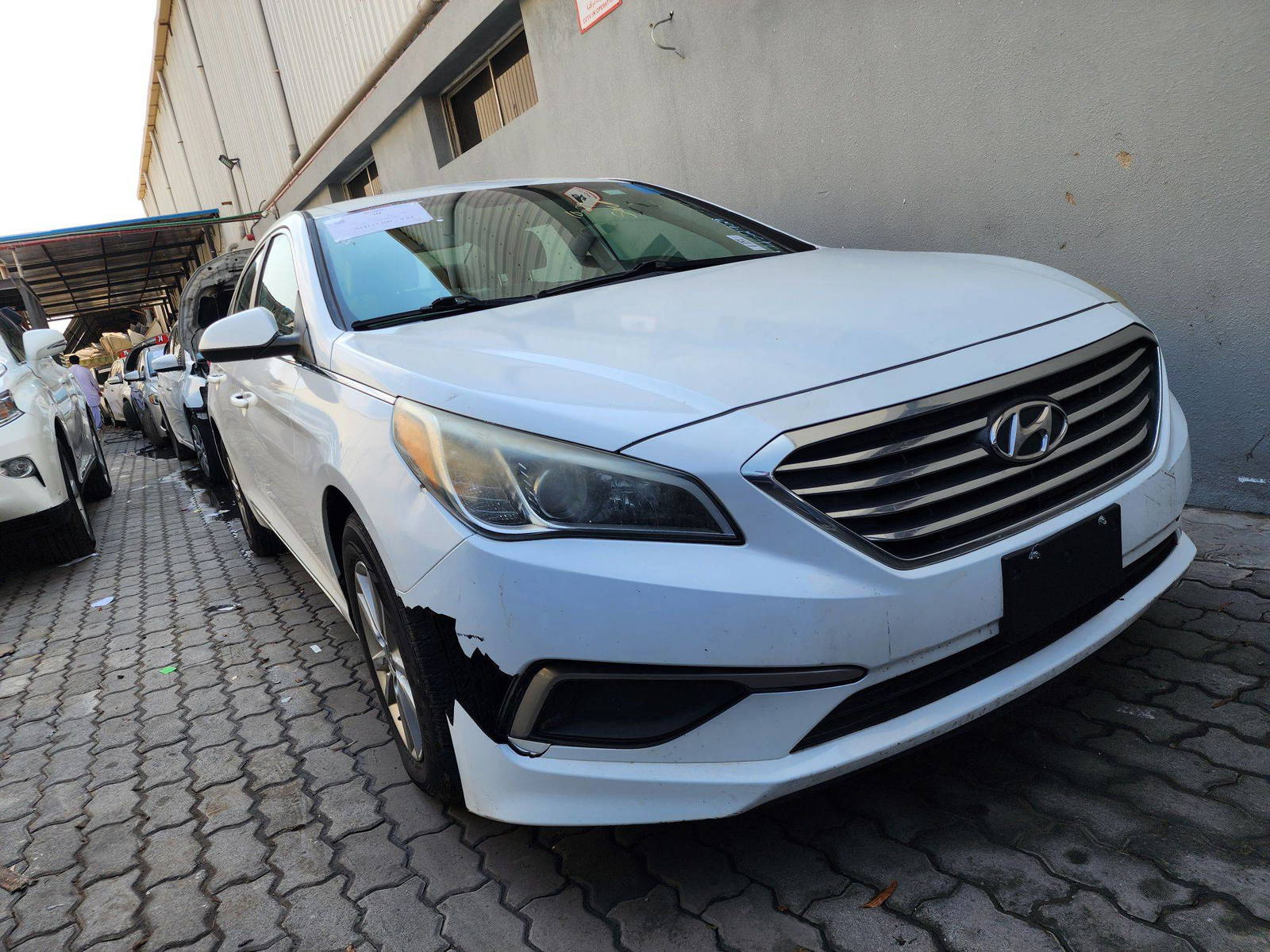 2017 HYUNDAI SONATA — 186930 Miles — Lot 27484 — Al Quoz - Marhaba Auctions Used Cars - Image 4