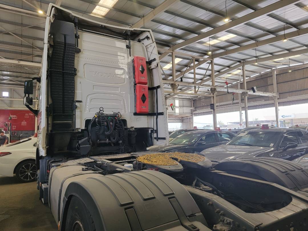 2015 VOLVO FH-Series — 1021804 KM — Lot FB736505 — Main - Marhaba Auctions Used Cars - Image 4