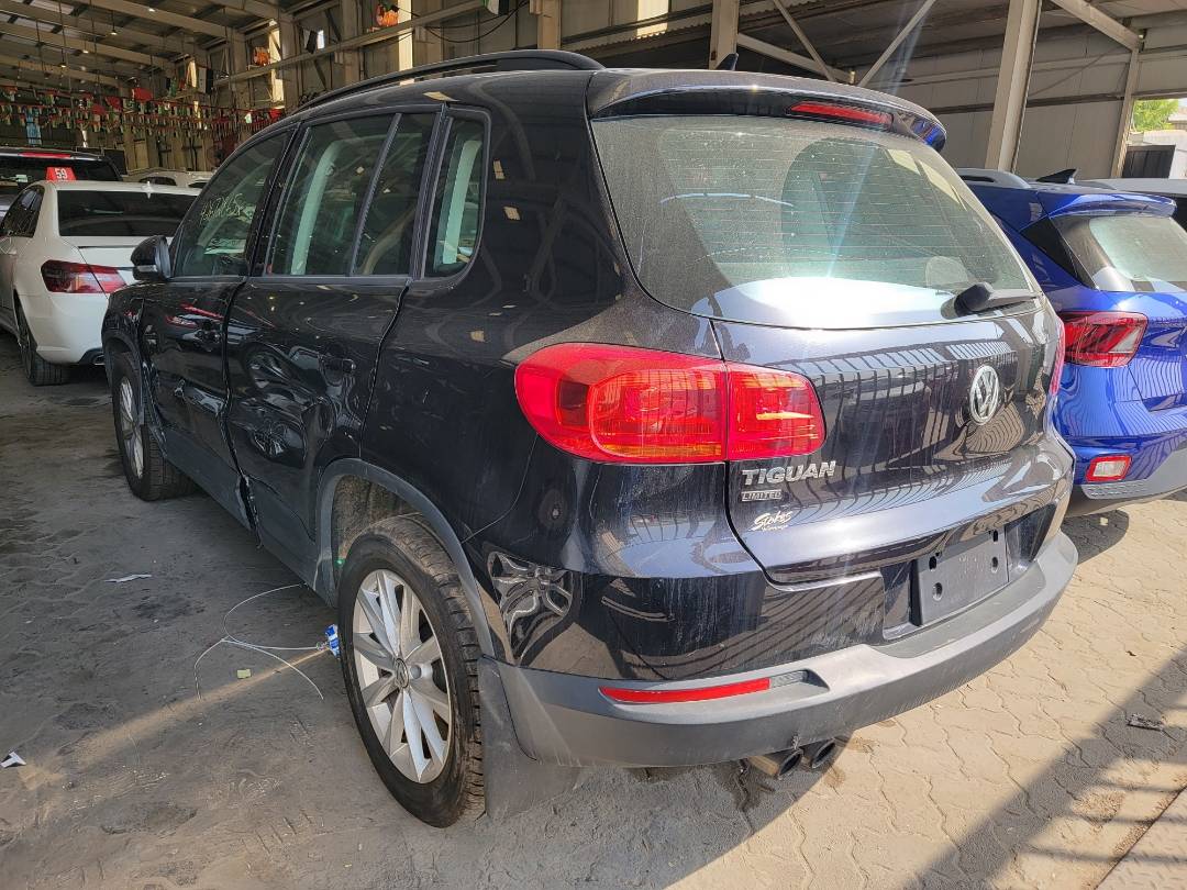 2018 VOLKSWAGEN TIGUAN — 162072 Miles — Lot 000662 — Main - Marhaba Auctions Used Cars - Image 5