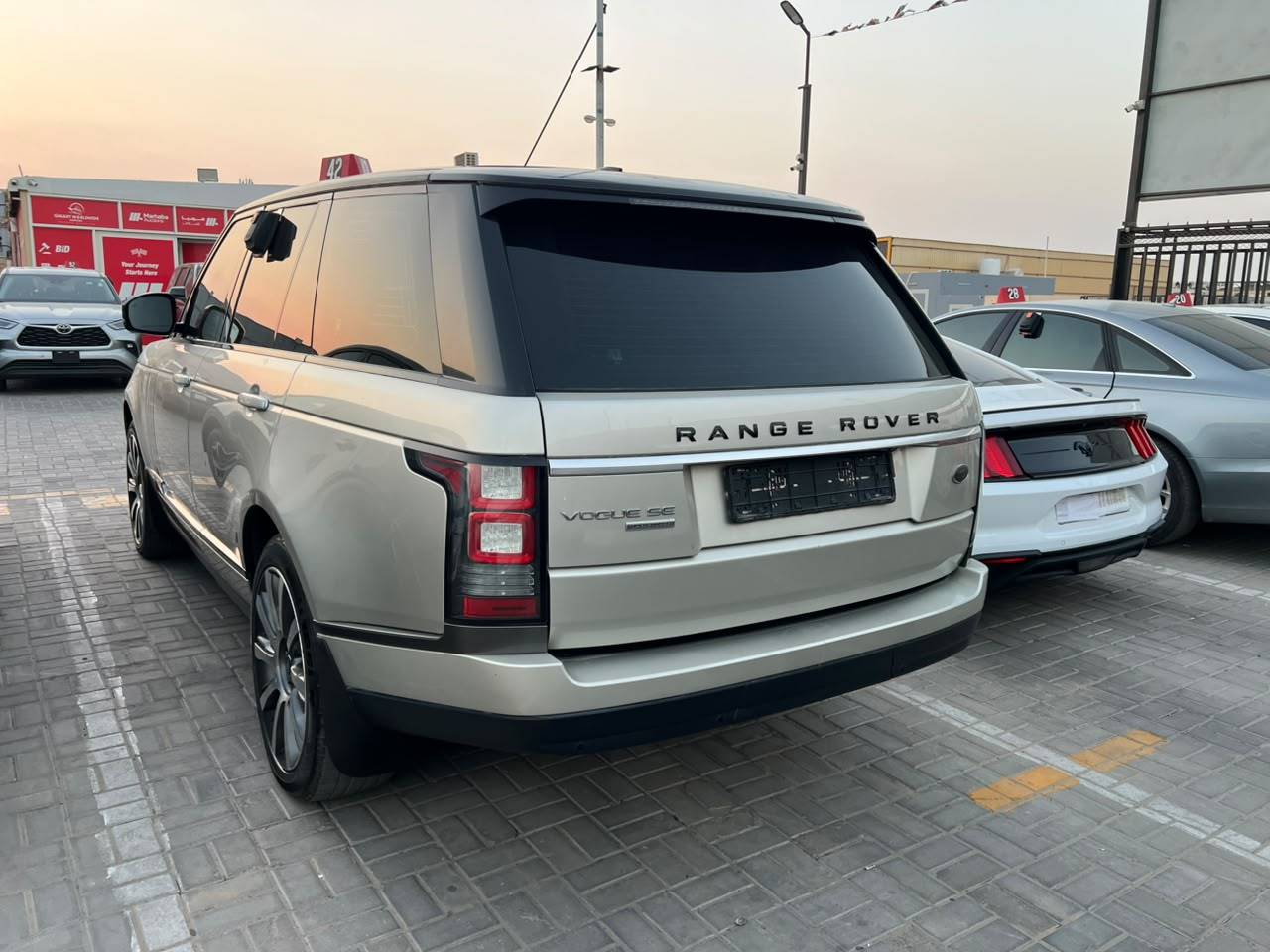 2014 LAND ROVER RANGE ROVER — 238942 KM — Lot 4EA136470 - Marhaba Auctions Used Cars - Image 4