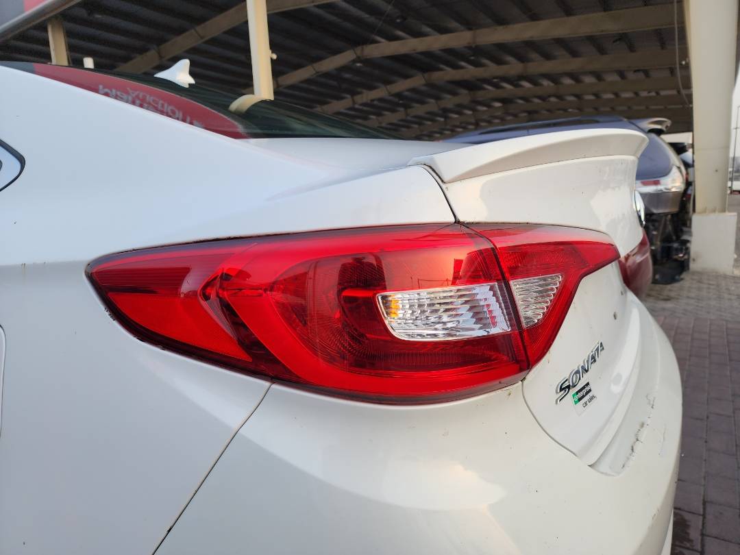 2017 HYUNDAI SONATA — 104932 Miles — Lot 21176 — Souq - Marhaba Auctions Used Cars - Image 11