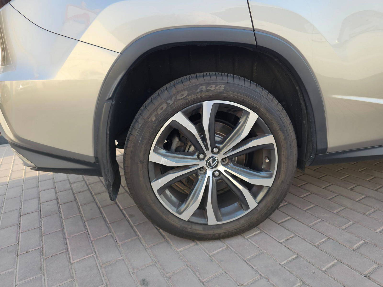 2019 LEXUS RX 350 — 90306 Miles — Lot A0KC129370 — Souq - Marhaba Auctions Used Cars - Image 12