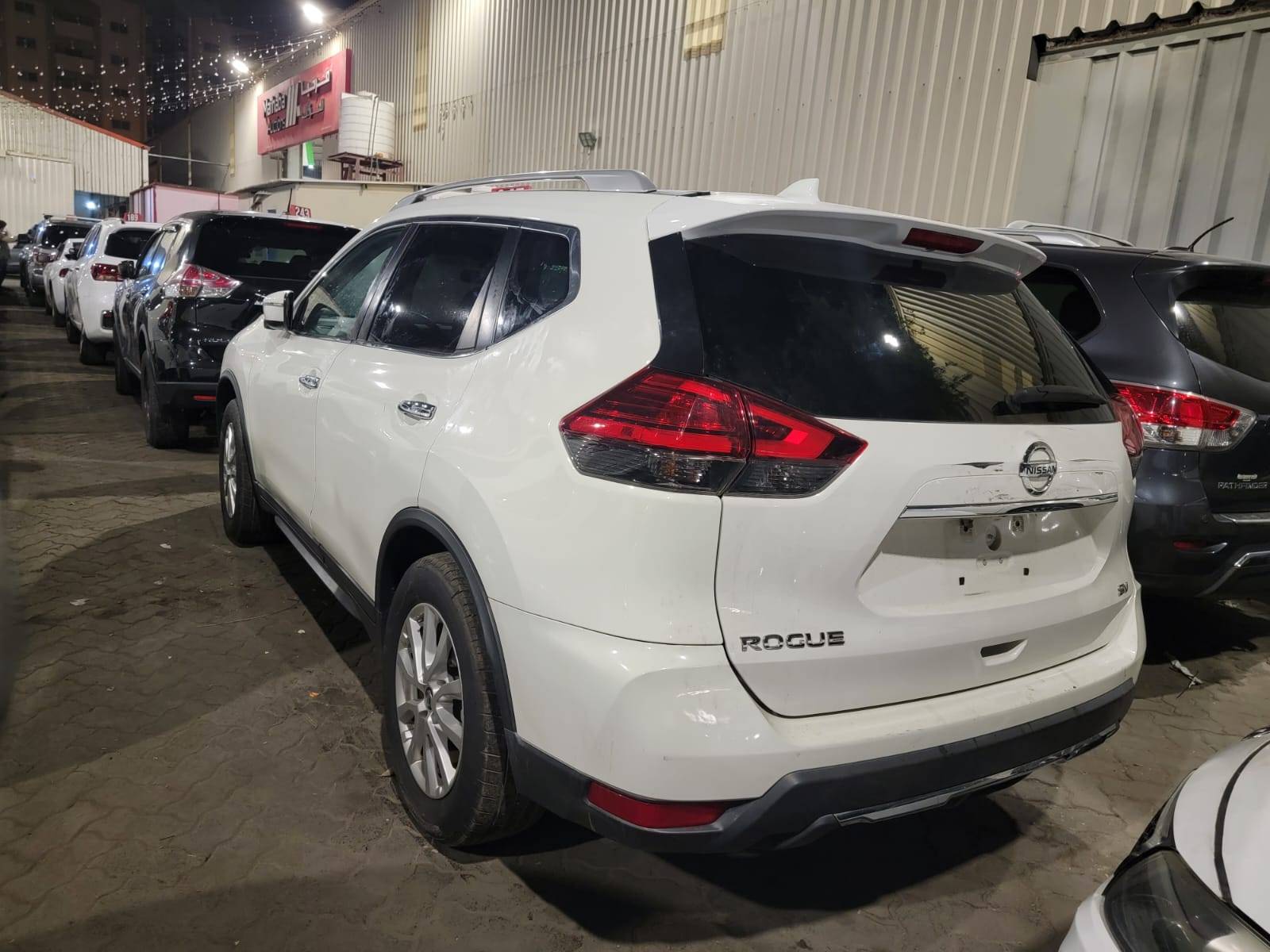 2017 NISSAN ROGUE — 141131 Miles — Lot HC805817 — Souq - Marhaba Auctions Used Cars - Image 4