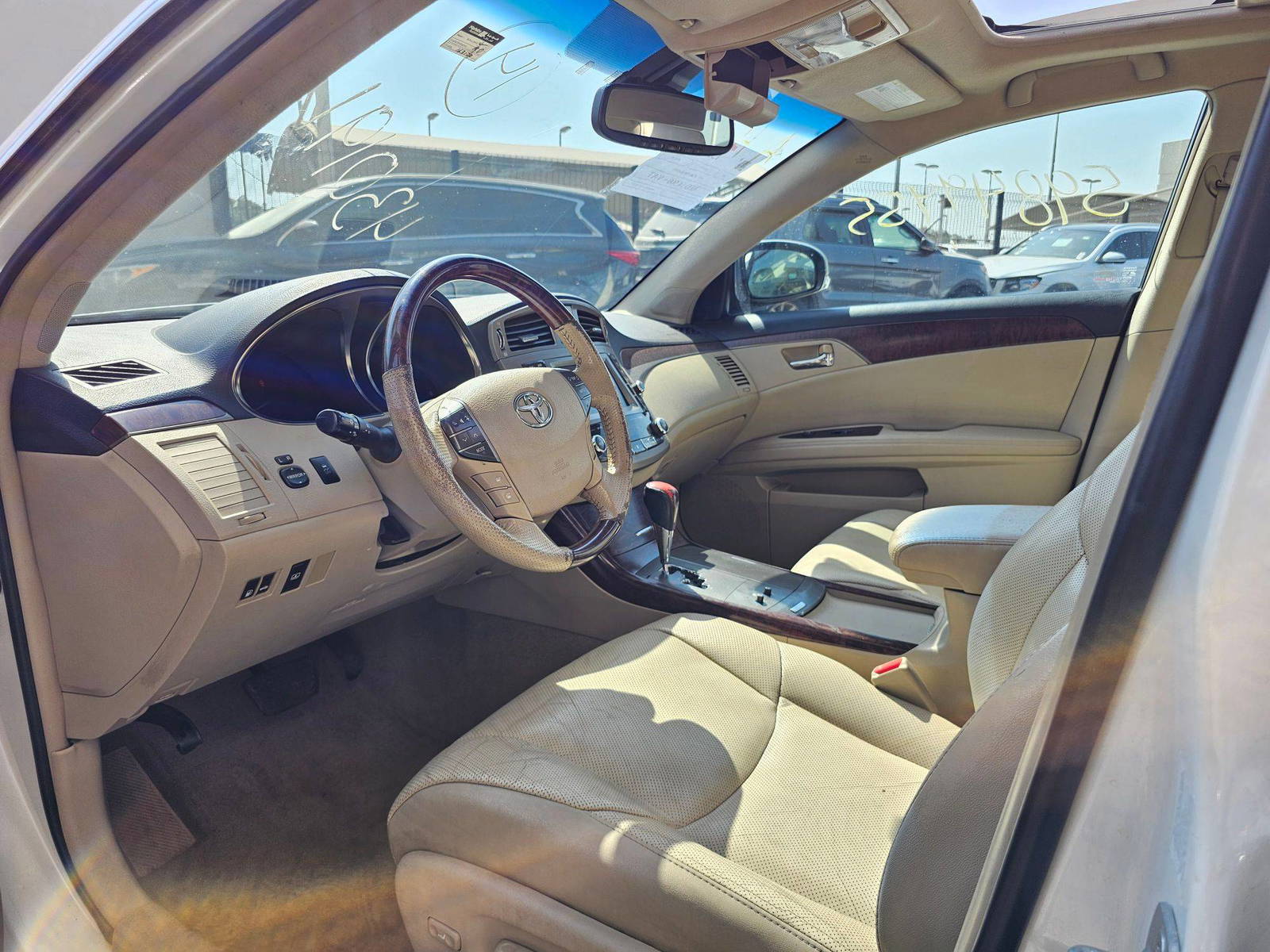 2011 TOYOTA AVALON — 163170 Miles — Lot U430191 — Souq - Marhaba Auctions Used Cars - Image 9