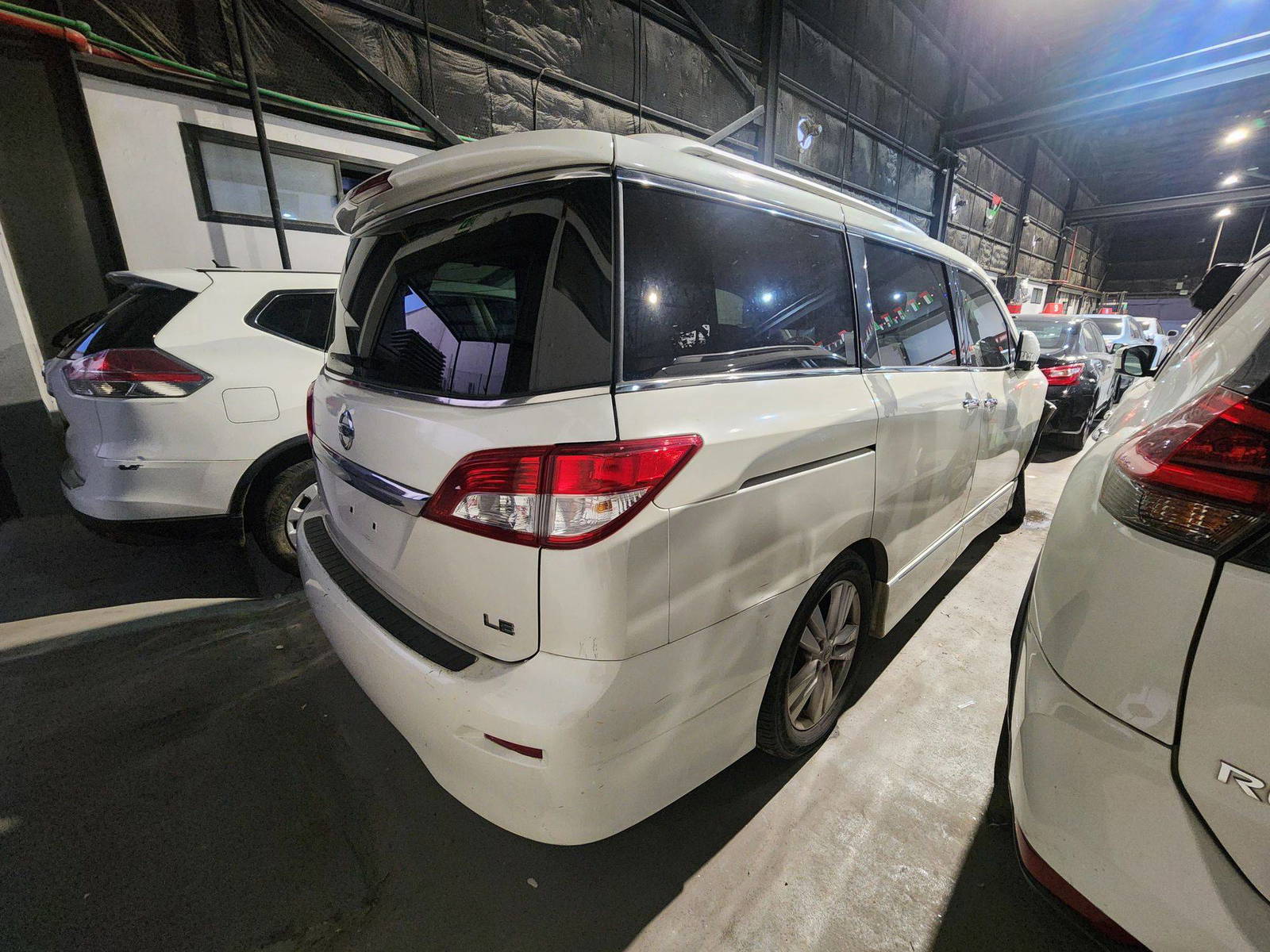 2013 NISSAN QUEST — 141710 Miles — Lot 43297443 — Al Quoz - Marhaba Auctions Used Cars - Image 5
