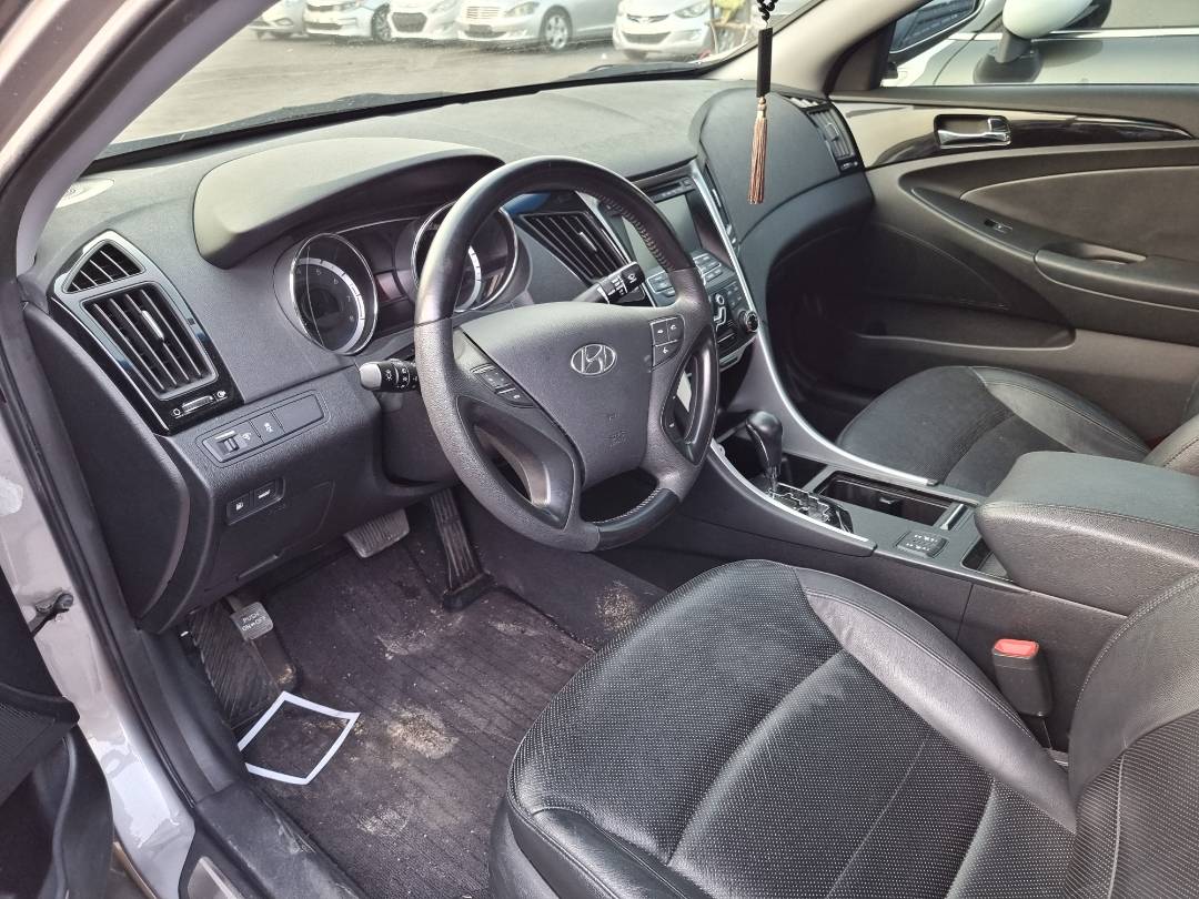 2010 HYUNDAI SONATA — 96917 KM — Lot 041277 — Ind. 12 - Marhaba Auctions Used Cars - Image 8