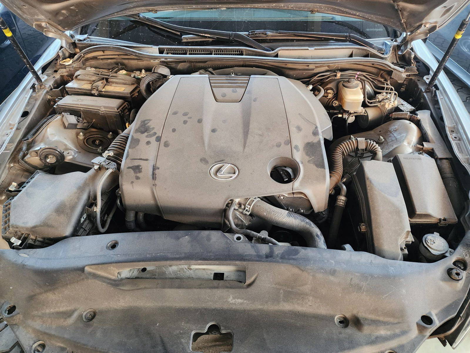 2014 LEXUS IS 250 — 118324 Miles — Lot 23294 — Souq - Marhaba Auctions Used Cars - Image 6
