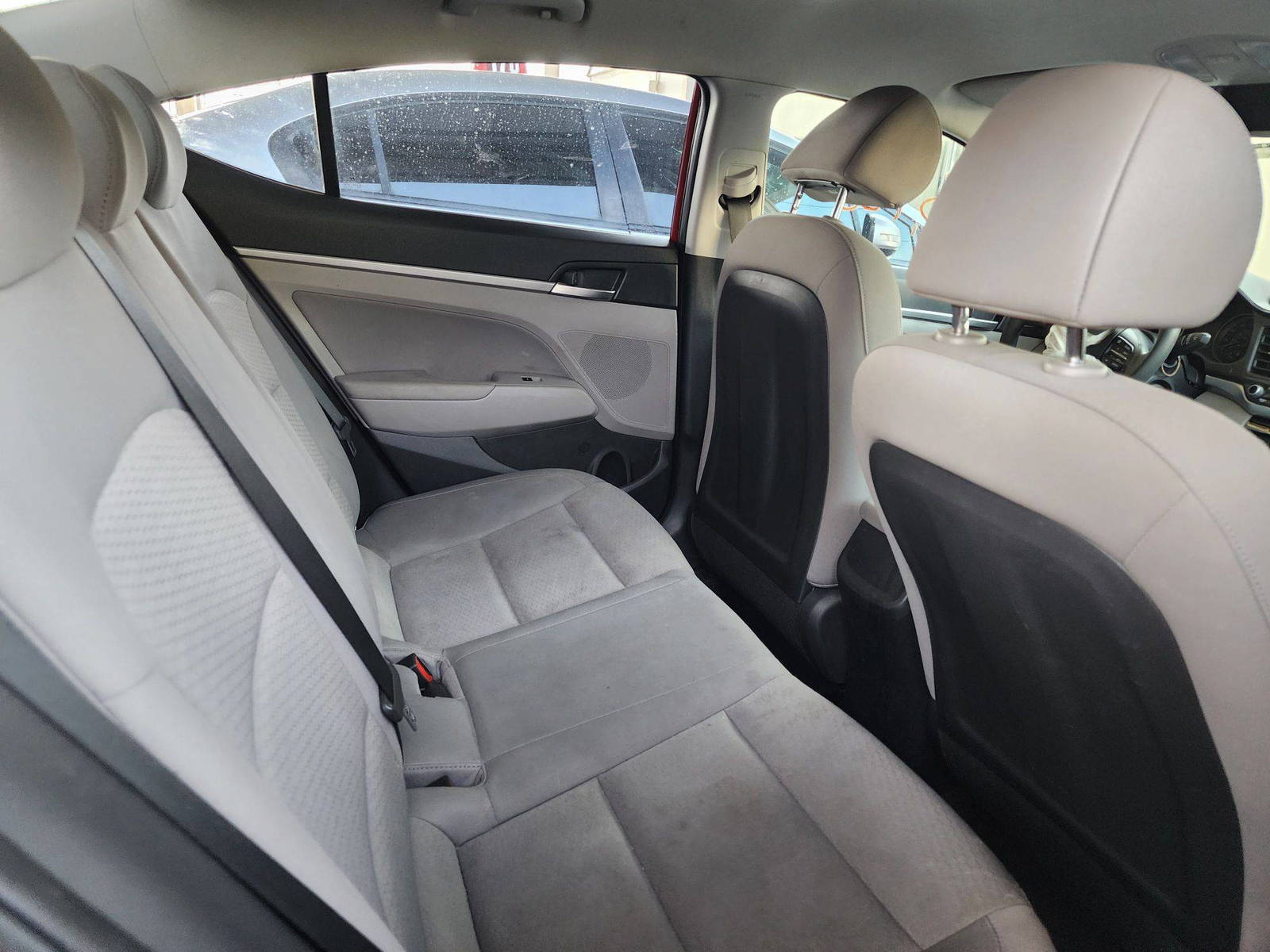 2019 HYUNDAI ELANTRA — 105158 Miles — Lot 46568734 — Souq - Marhaba Auctions Used Cars - Image 4