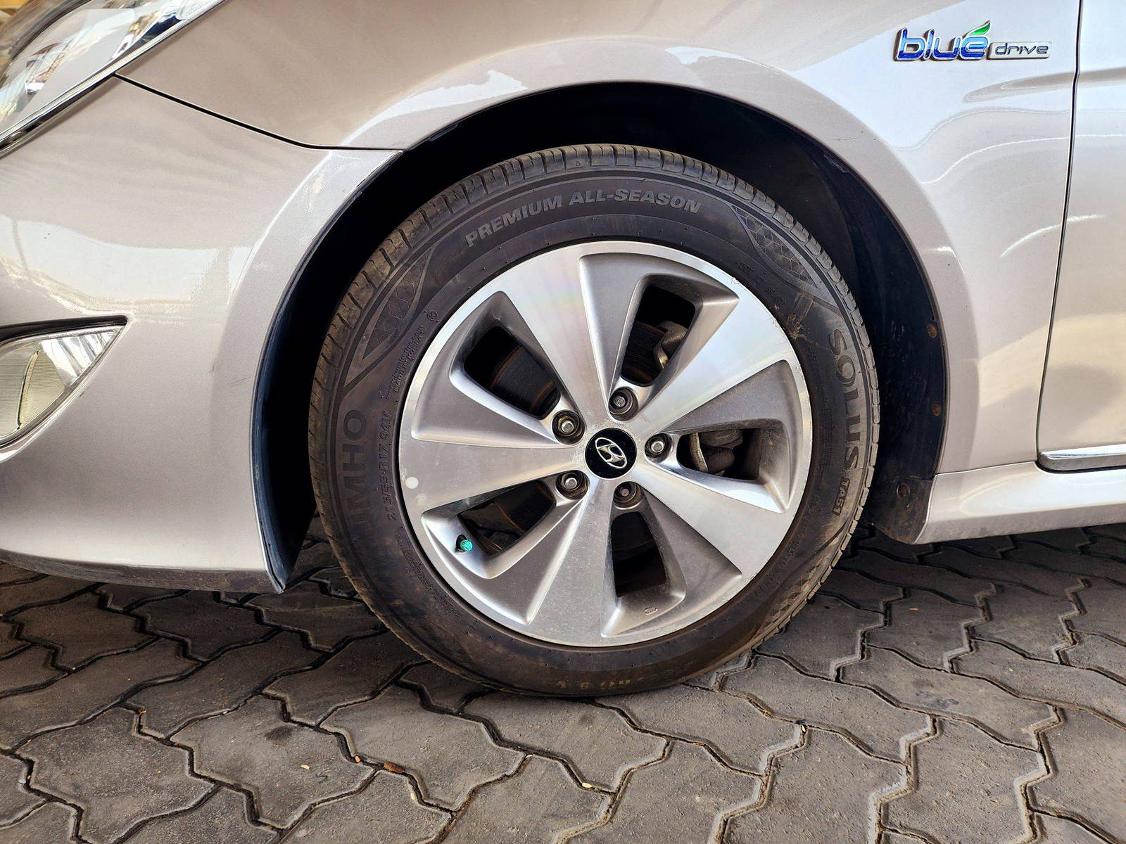 2012 HYUNDAI SONATA — 249372 KM — Lot 011757 — Souq - Marhaba Auctions Used Cars - Image 11