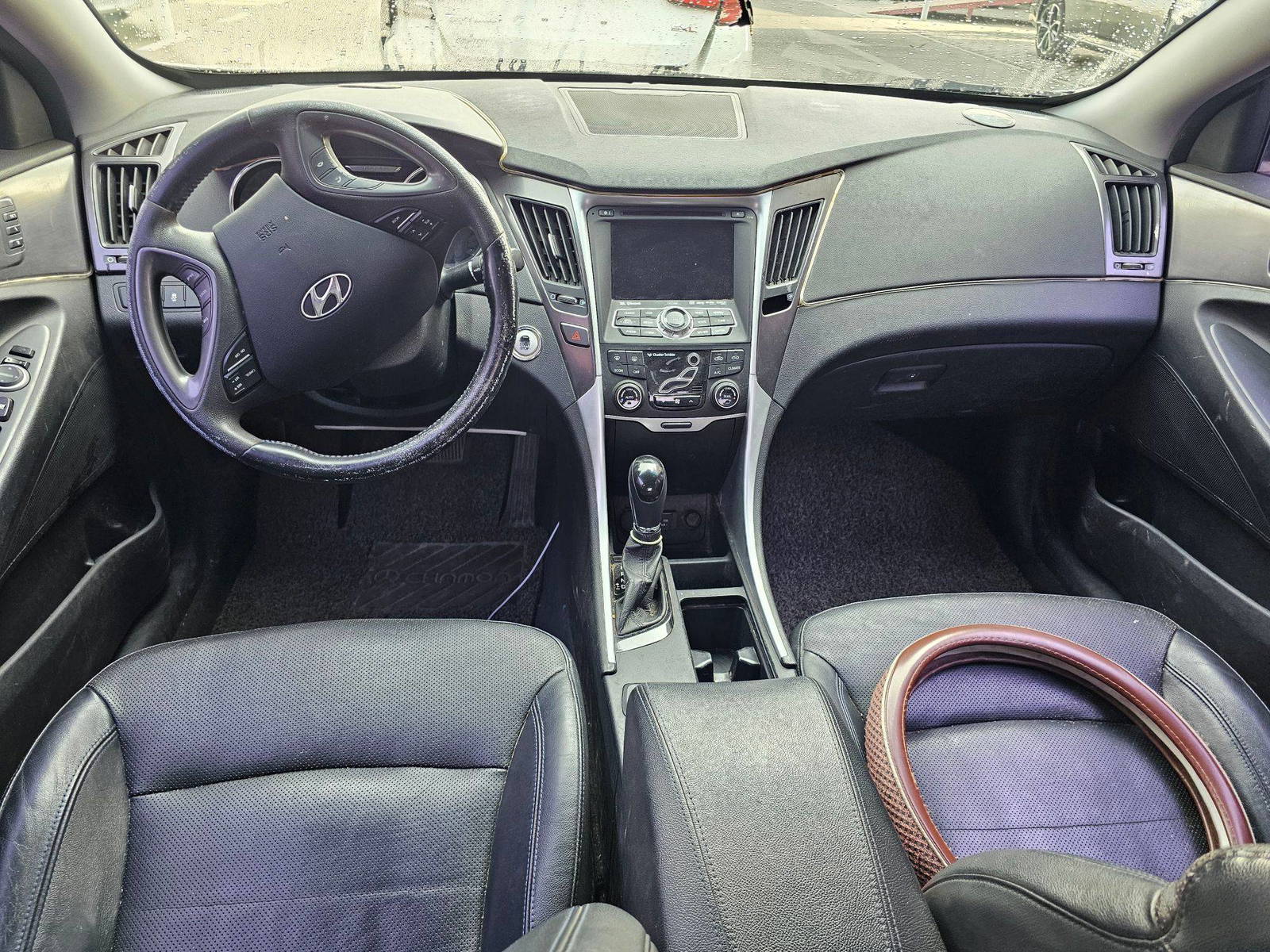 2012 HYUNDAI SONATA — 197522 KM — Lot CA035617 — Souq - Marhaba Auctions Used Cars - Image 7