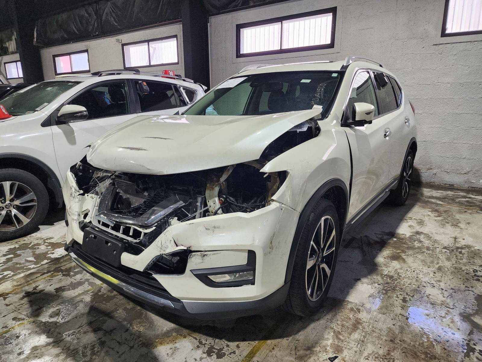 2017 NISSAN ROGUE — 150122 KM — Lot 758564 — Al Quoz - Marhaba Auctions Used Cars - Image 5