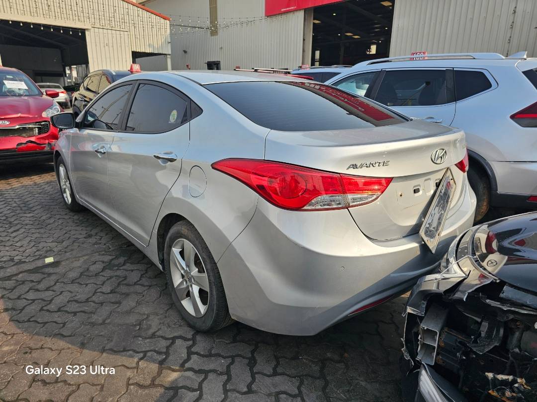 2011 HYUNDAI AVANTE — 172577 KM — Lot 049034 — Ind. 12 - Marhaba Auctions Used Cars - Image 5