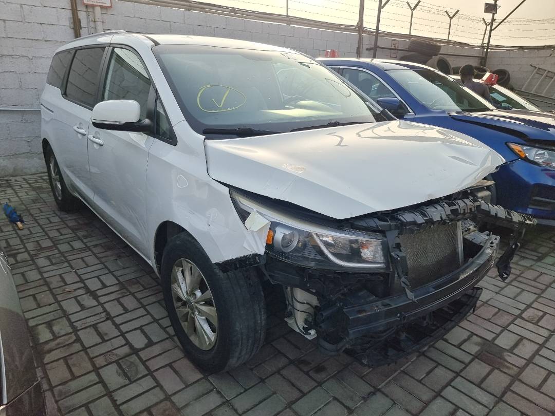 2016 KIA SEDONA — 157090 Miles — Lot 215487 — Ind. 12 - Marhaba Auctions Used Cars - Image 4