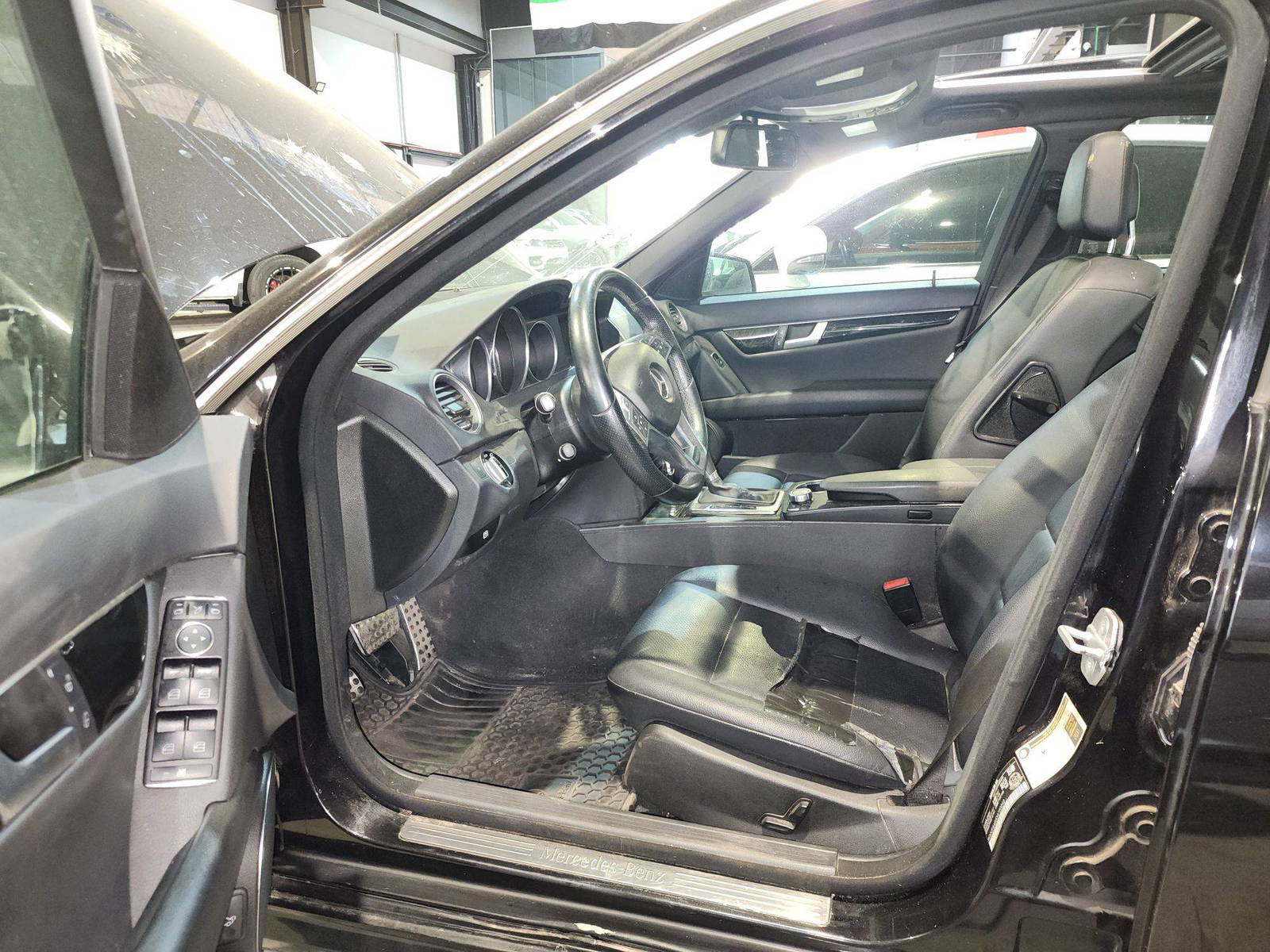 2013 MERCEDES BENZ C300 — 149742 KM — Lot DA750242 — Main - Marhaba Auctions Used Cars - Image 9