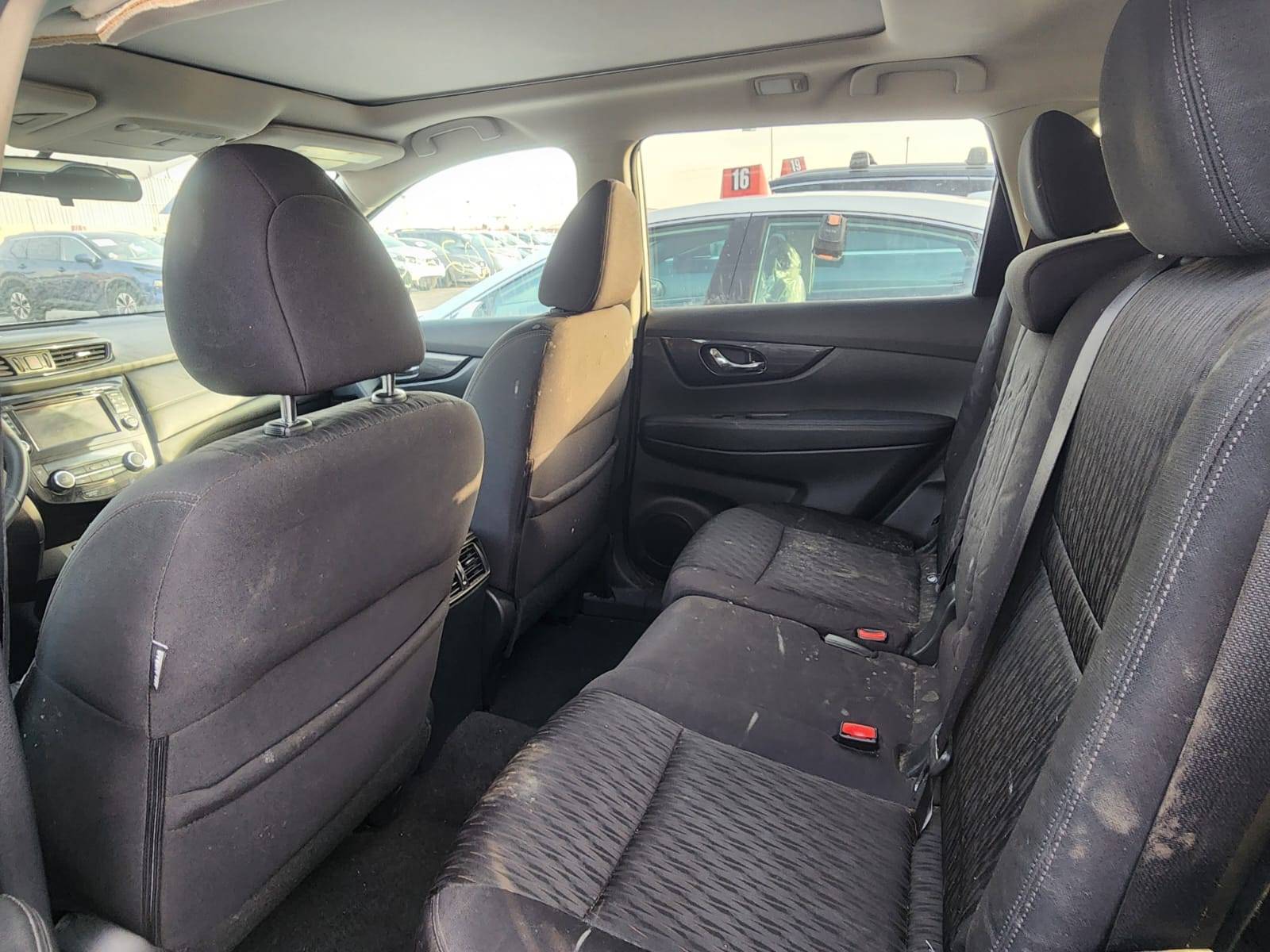 NISSAN ROGUE 2017 - Marhaba Auction Used Cars - Image 10
