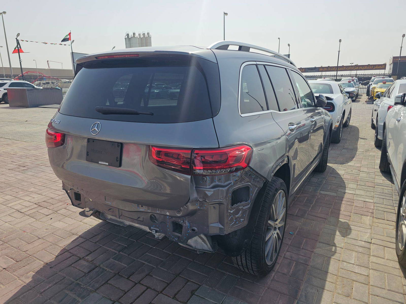 2020 MERCEDES BENZ GLB 250 — 110746 Miles — Lot W016544 — Al Sajaa - Marhaba Auctions Used Cars - Image 4