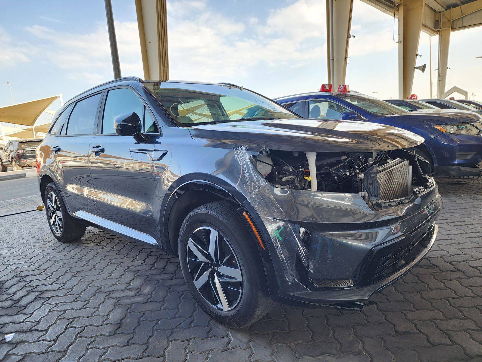 2021 KIA SORENTO — 28323 Miles — Lot 7MG062717 — Souq - Marhaba Auctions Used Cars - Image 5