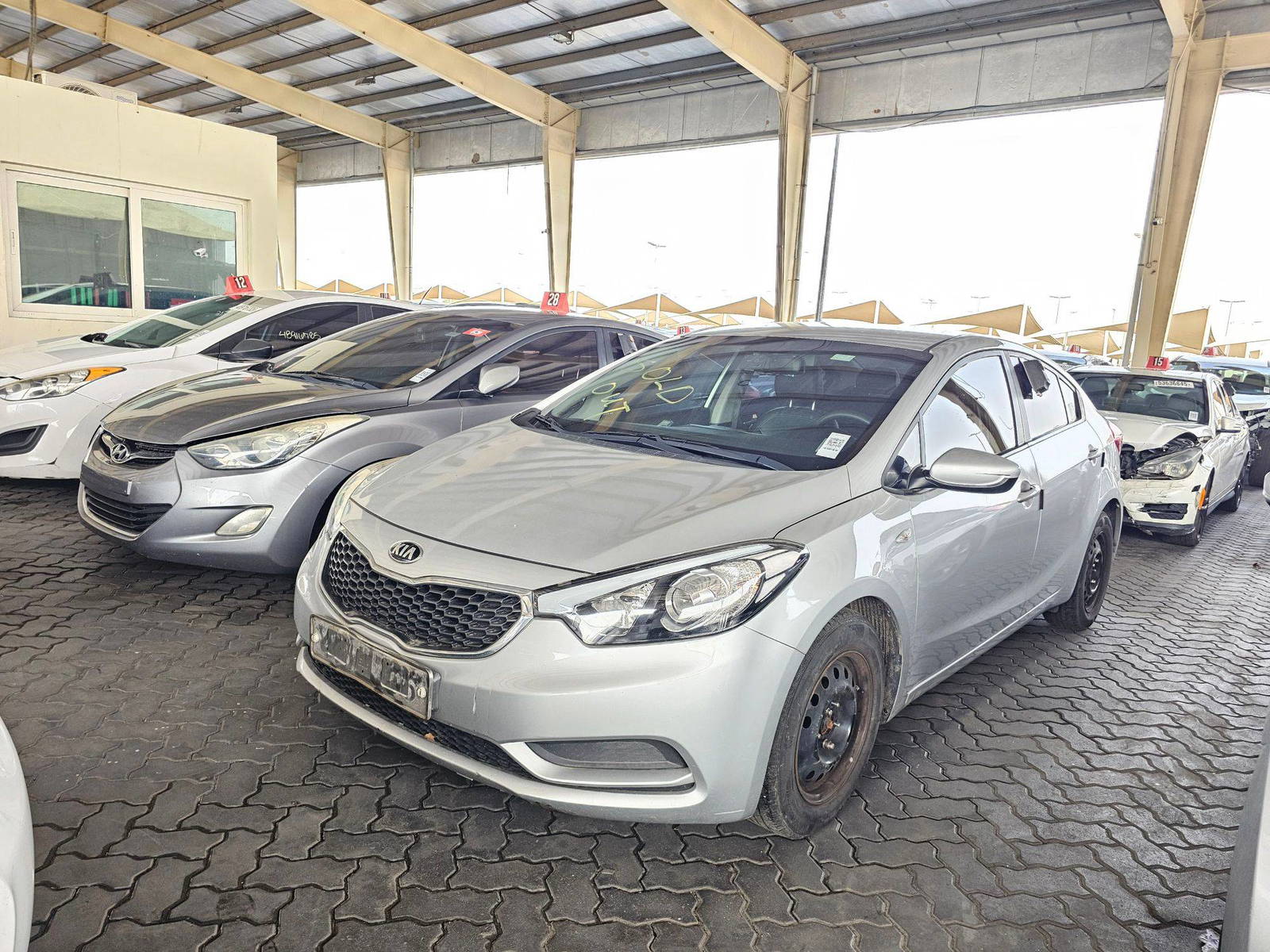 2015 KIA K3 — 156495 KM — Lot 467149 — Souq - Marhaba Auctions Used Cars - Image 5