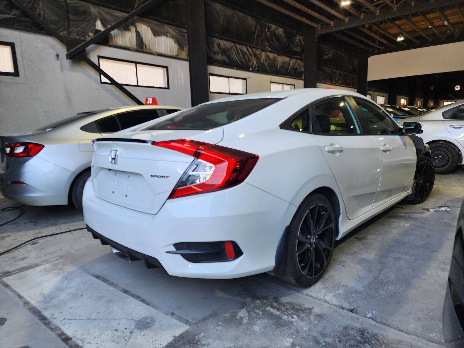 2019 HONDA CIVIC — 116633 KM — Lot 214578 — Main - Marhaba Auctions Used Cars - Image 4