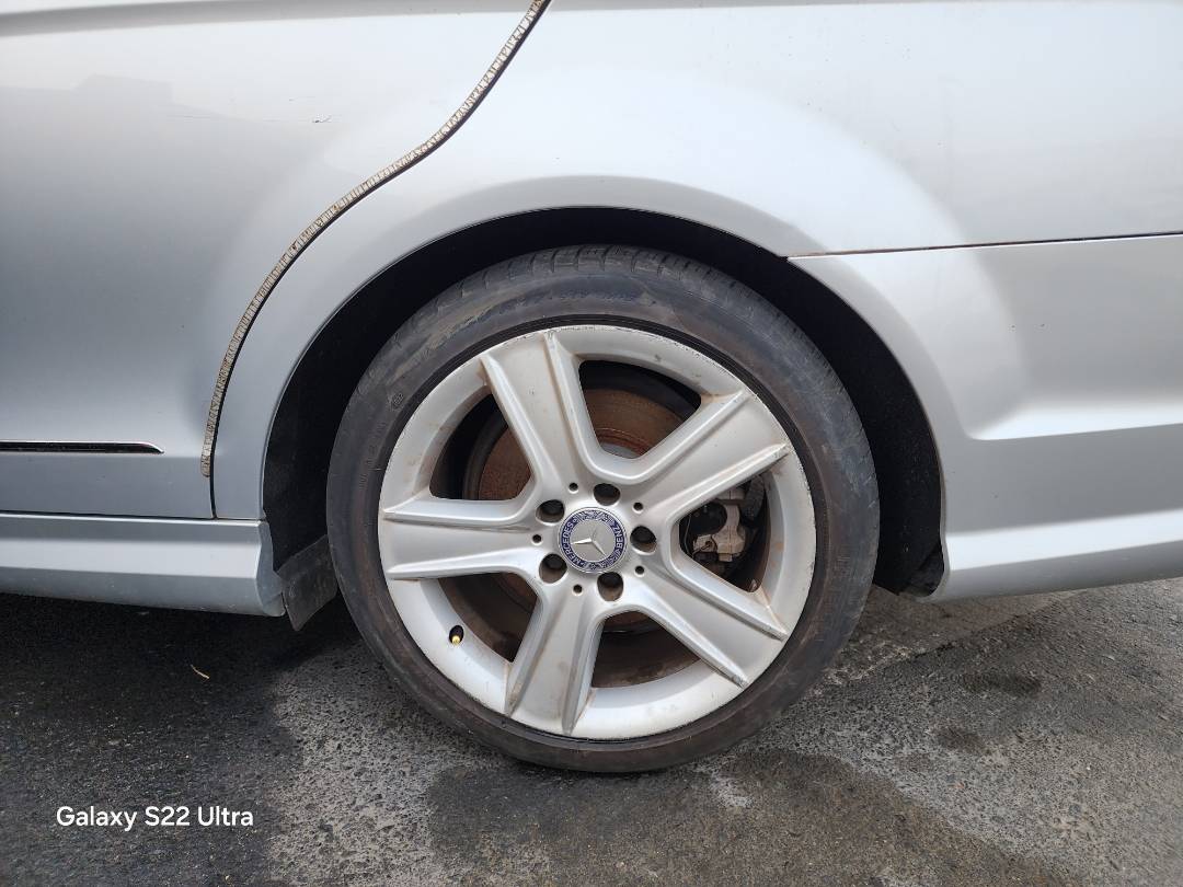 2011 MERCEDES BENZ C300 — 119046 Miles — Lot 329118 — Ind. 12 - Marhaba Auctions Used Cars - Image 8