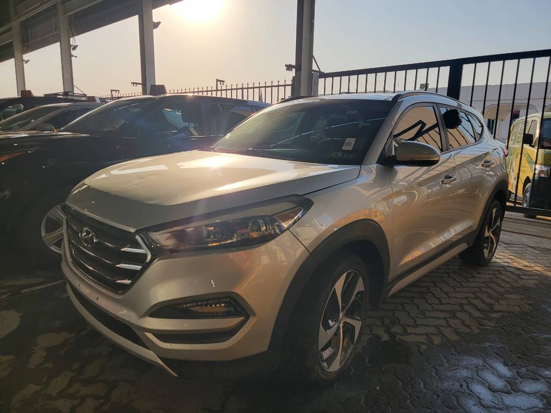 2017 HYUNDAI TUCSON — 166373 Miles — Lot U572594 — Main - Marhaba Auctions Used Cars - Image 5