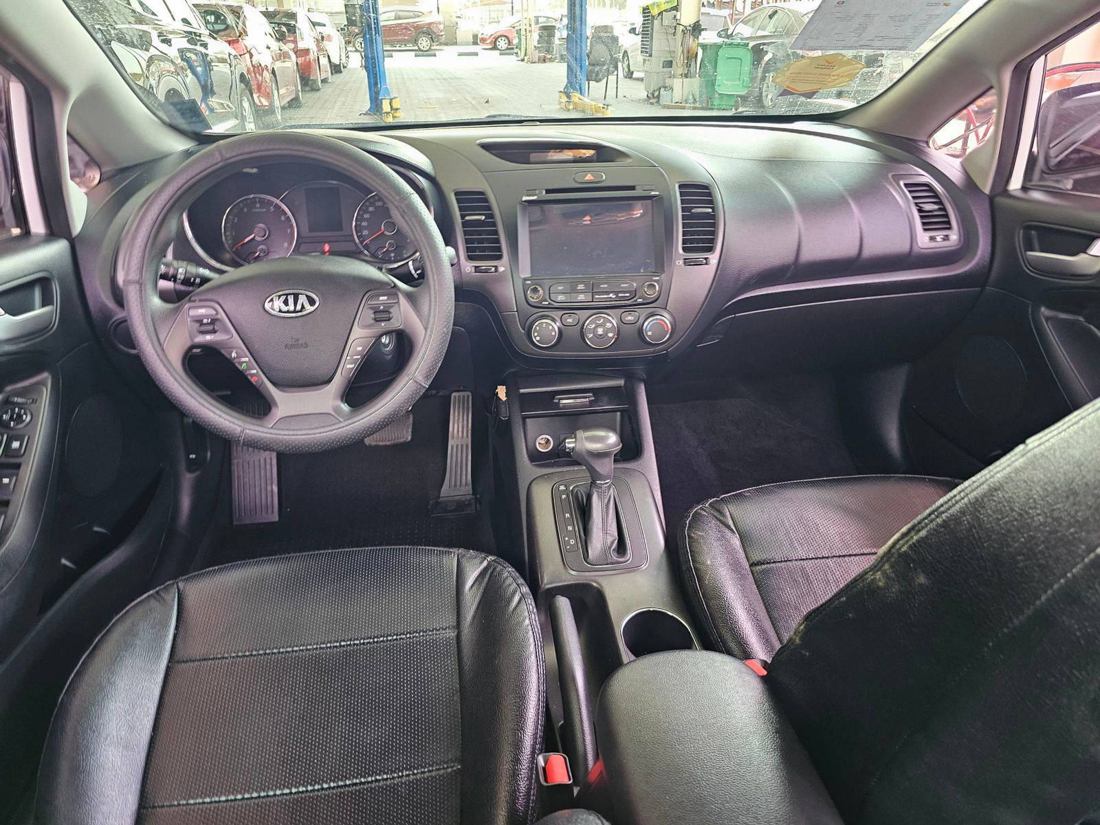 2013 KIA K3 — 135965 KM — Lot 71661 — Souq - Marhaba Auctions Used Cars - Image 7