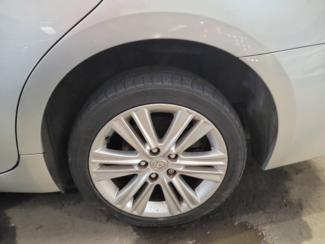 2013 LEXUS ES 350 — 140905 Miles — Lot 38761060 — Souq - Marhaba Auctions Used Cars - Image 11
