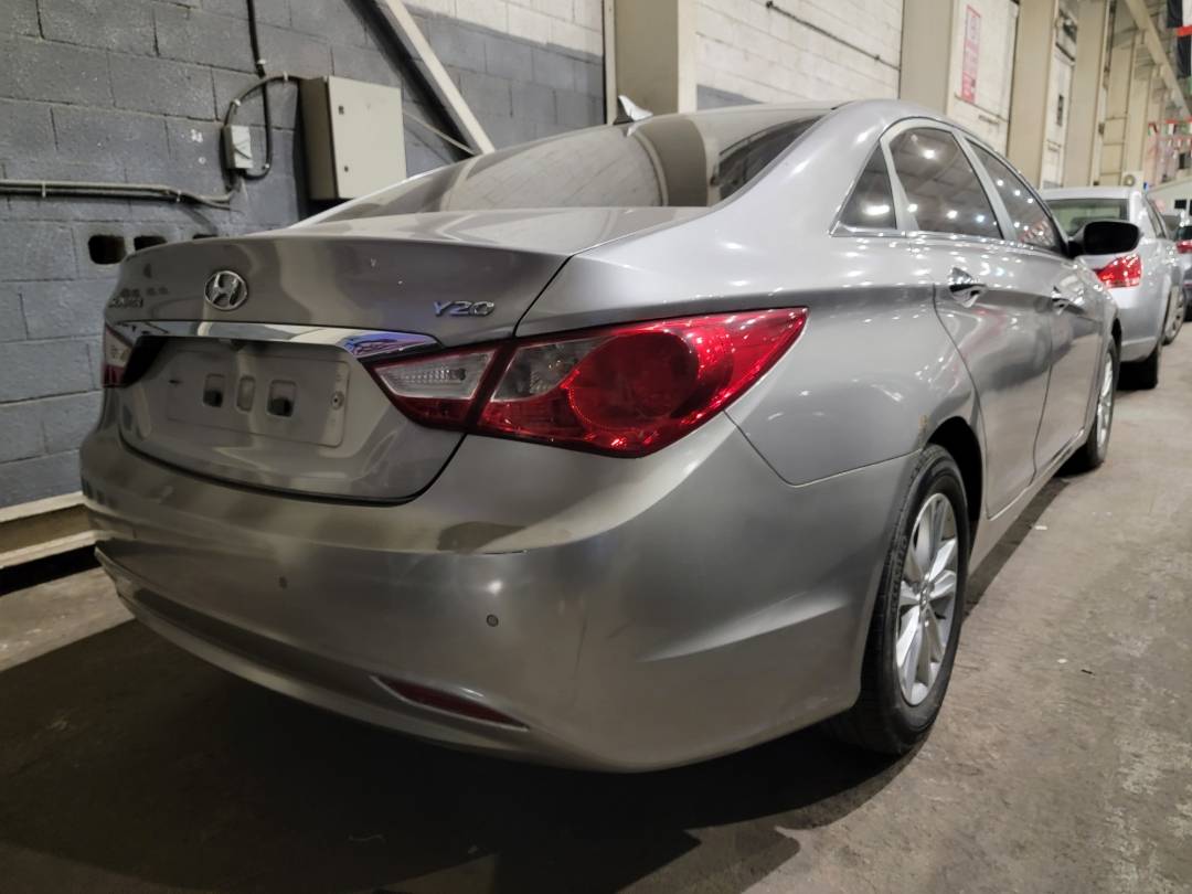 2010 HYUNDAI SONATA — 207758 KM — Lot 094699 — Main - Marhaba Auctions Used Cars - Image 3