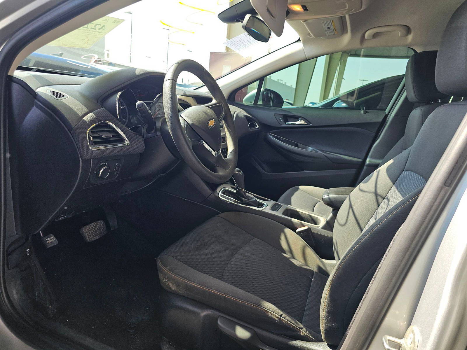 2018 CHEVROLET CRUIZE — 146775 Miles — Lot M8J7186708 — Souq - Marhaba Auctions Used Cars - Image 8