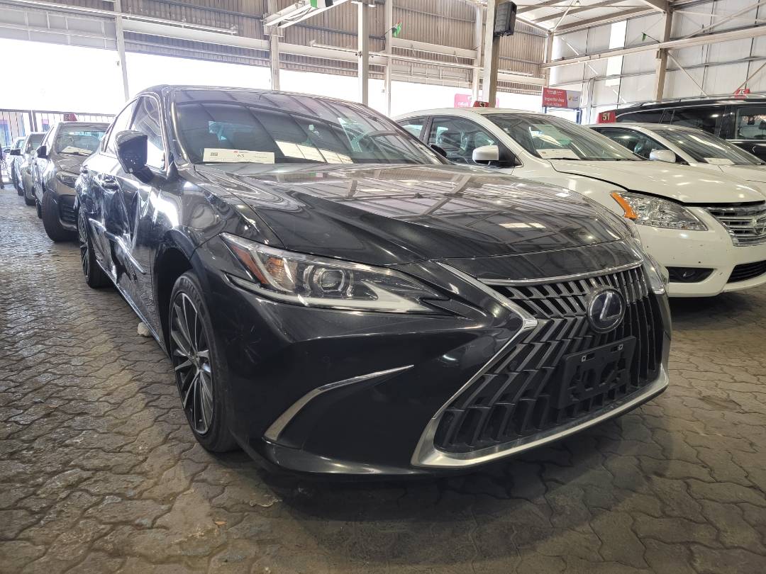 2022 LEXUS ES 300H — 131796 Miles — Lot 25914 — Main - Marhaba Auctions Used Cars - Image 4