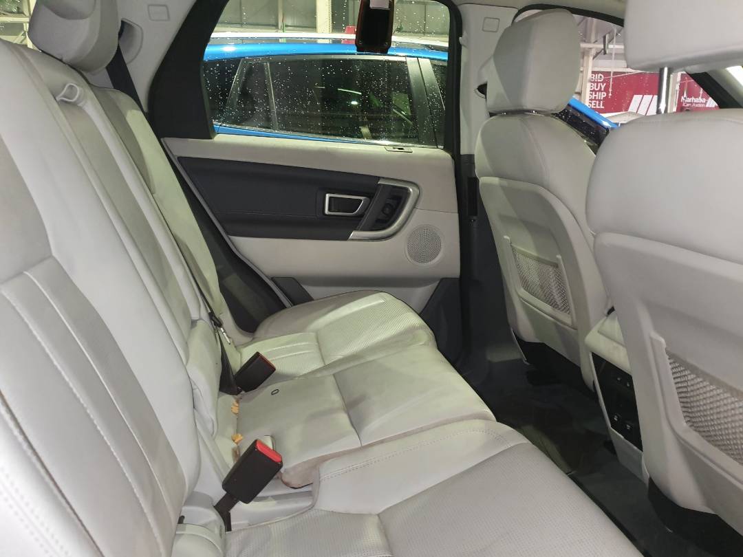 2016 LAND ROVER DISCOVERY — 130293 Miles — Lot 36718075 — Main - Marhaba Auctions Used Cars - Image 6