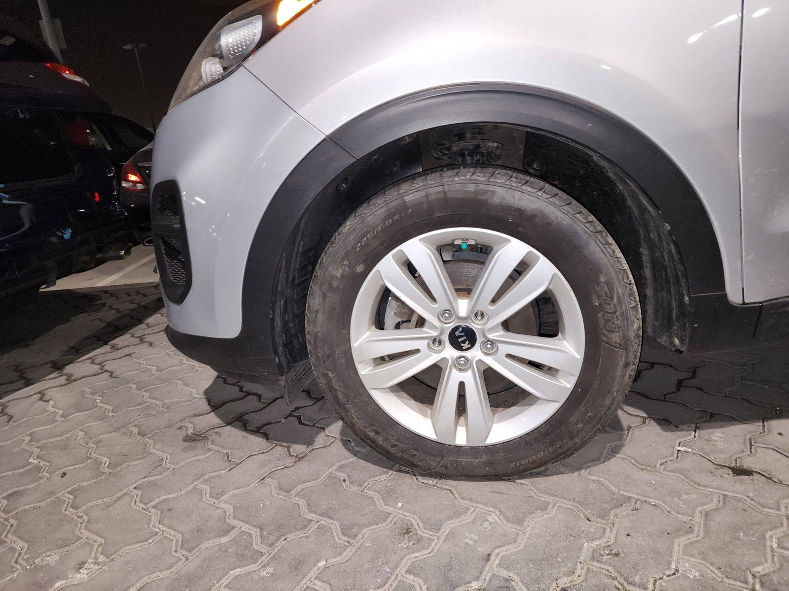 2018 KIA SPORTAGE — 148760 Miles — Lot 32351 — Souq - Marhaba Auctions Used Cars - Image 9