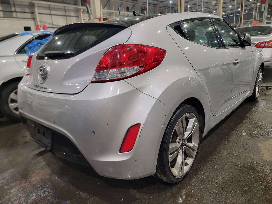 2013 HYUNDAI VELOSTER — 166997 Miles — Lot 38092588 - Marhaba Auctions Used Cars - Image 4