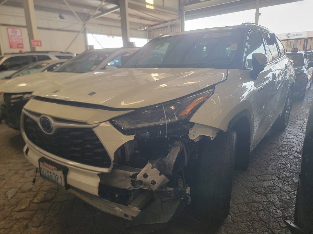 2021 TOYOTA HIGHLANDER — 109667 Miles — Lot S527166 — Main - Marhaba Auctions Used Cars - Image 4