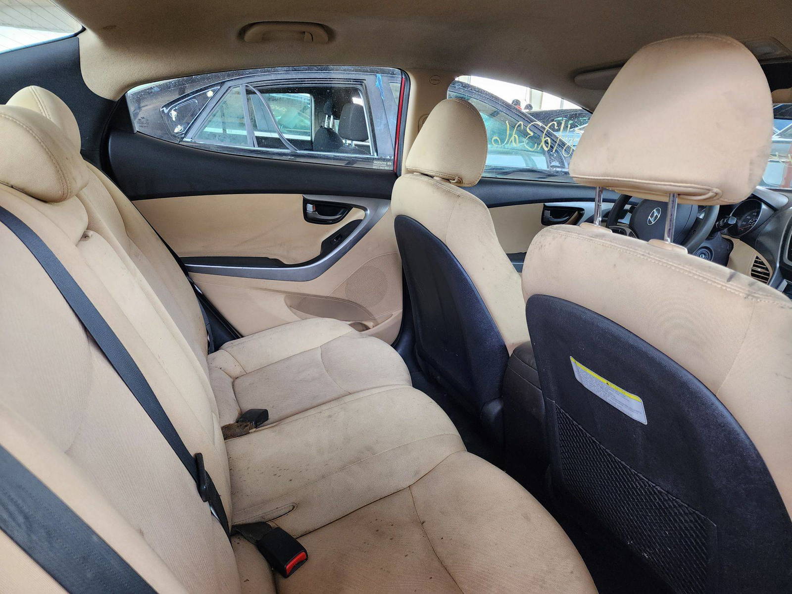 2013 HYUNDAI ELANTRA — 178074 Miles — Lot 38842326 — Souq - Marhaba Auctions Used Cars - Image 4