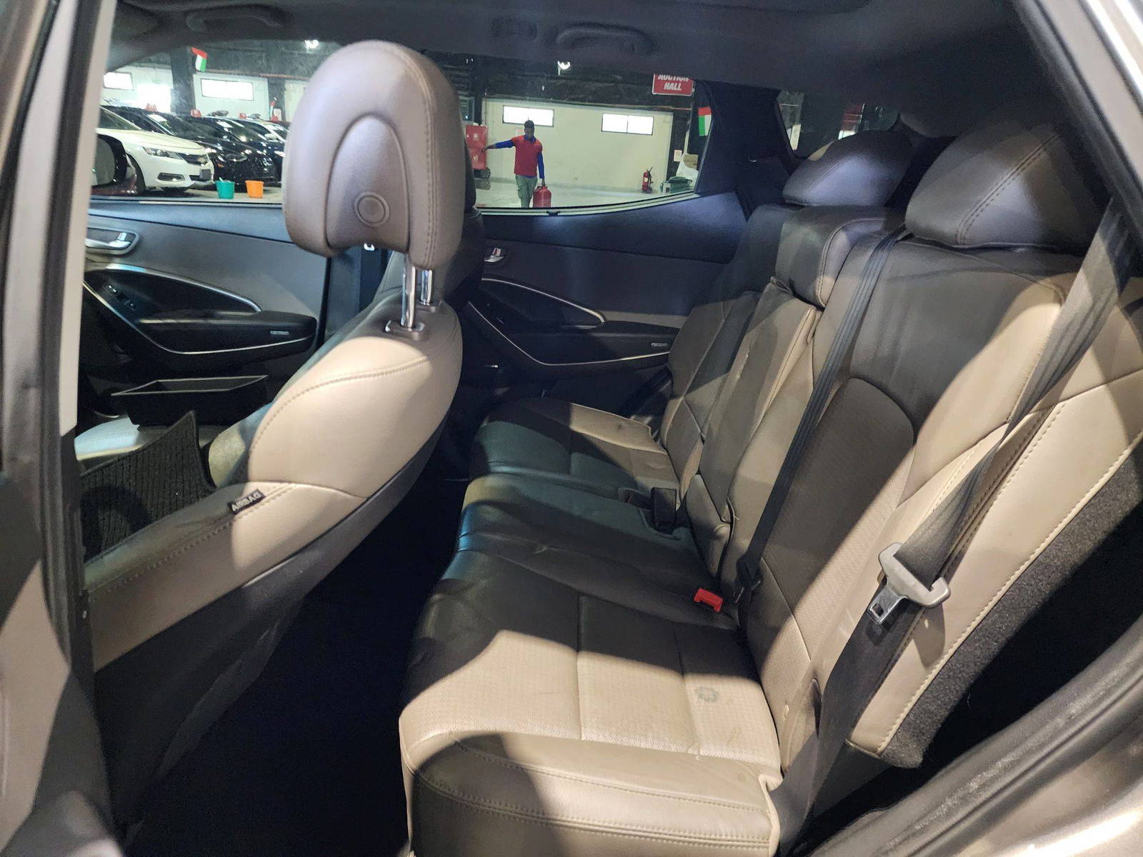 2016 HYUNDAI SANTA FE — 149919 Miles — Lot 77857324 — Al Quoz - Marhaba Auctions Used Cars - Image 7