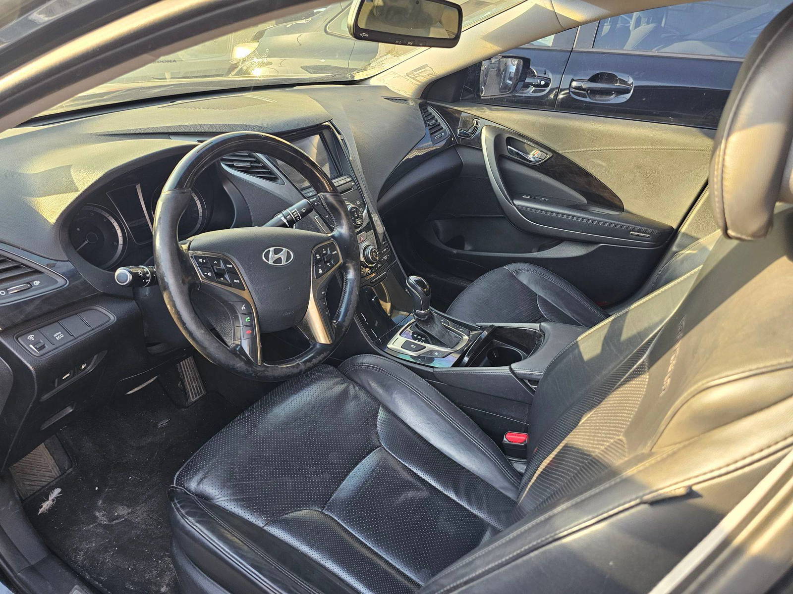 2011 HYUNDAI GRANDEUR — 181886 KM — Lot 215487 — Main - Marhaba Auctions Used Cars - Image 8
