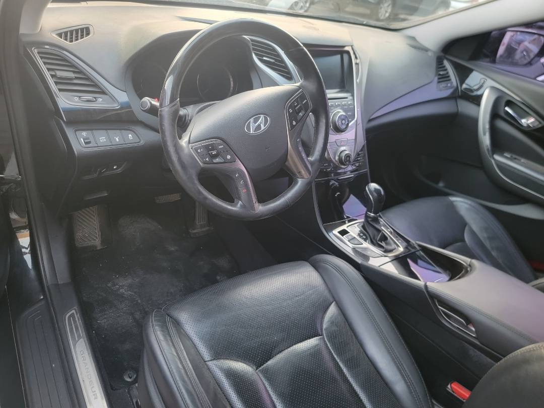 2011 HYUNDAI GRANDEUR — 112598 KM — Lot 052487 — Main - Marhaba Auctions Used Cars - Image 8