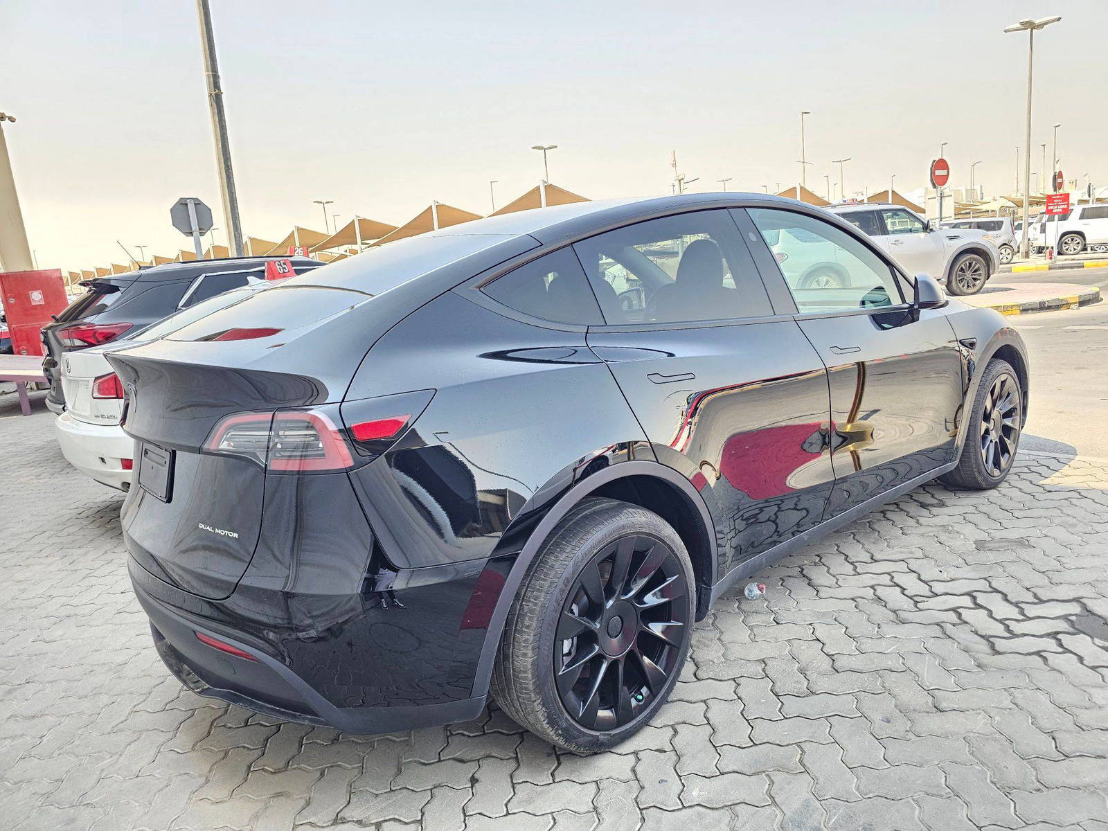 2024 TESLA MODEL Y — 15593 KM — Lot E9RF130158 — Souq - Marhaba Auctions Used Cars - Image 5