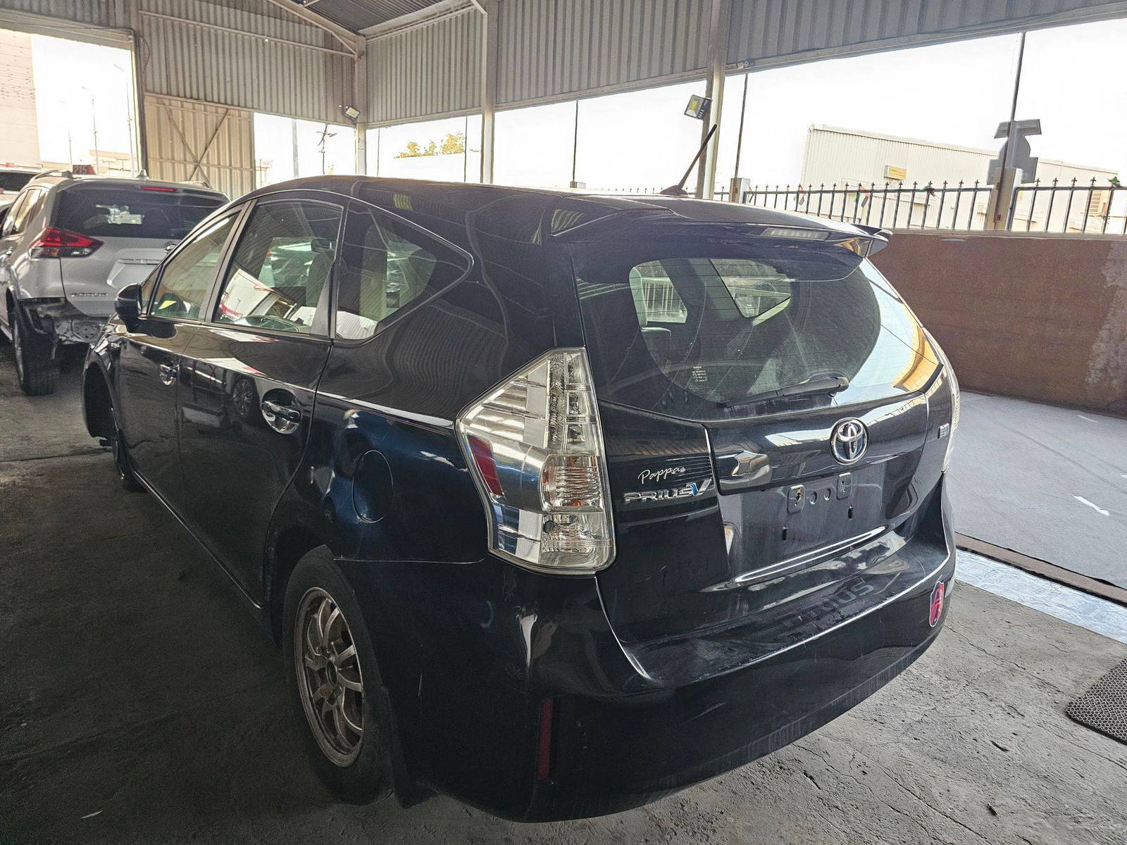 2012 TOYOTA PRIUS V — Lot 3087002 — Main - Marhaba Auctions Used Cars - Image 7