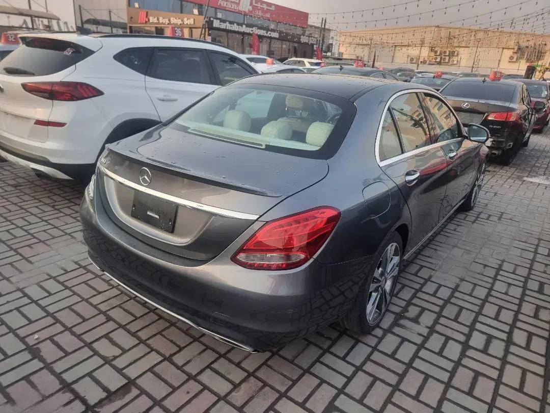MERCEDES BENZ C300