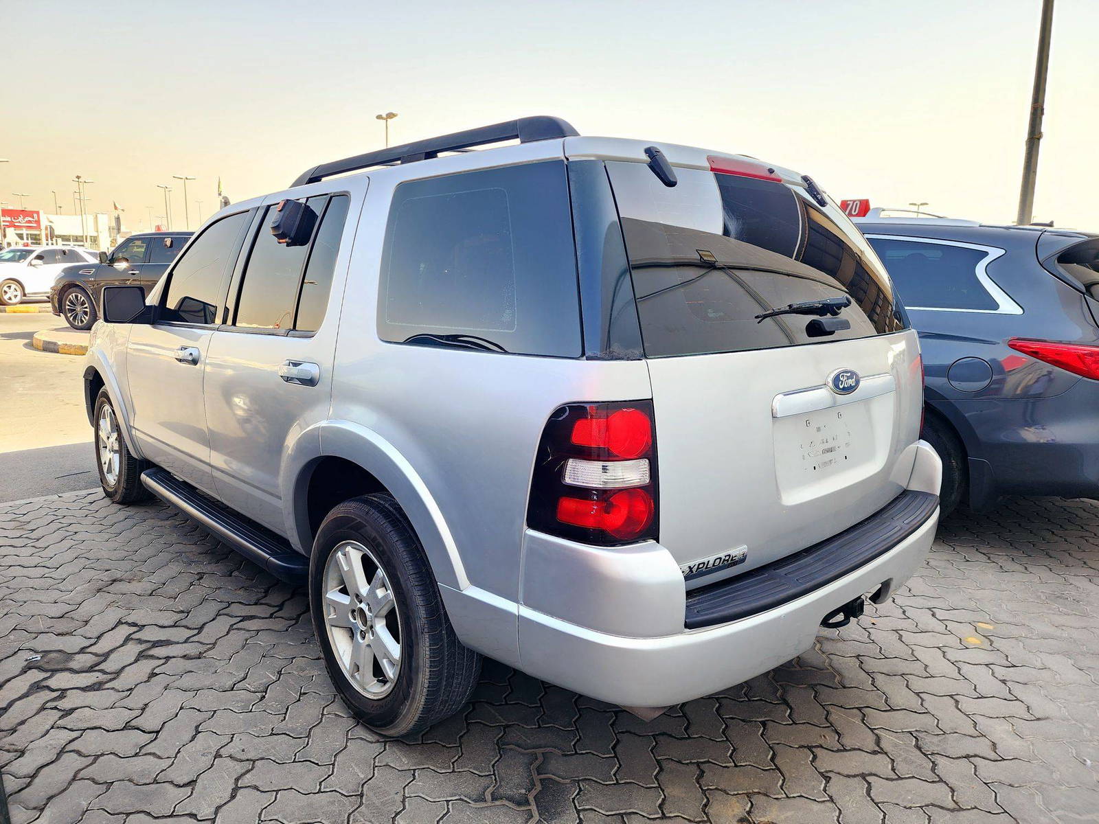 2010 FORD EXPLORER — 356013 KM — Lot UB01450 — Souq - Marhaba Auctions Used Cars - Image 3