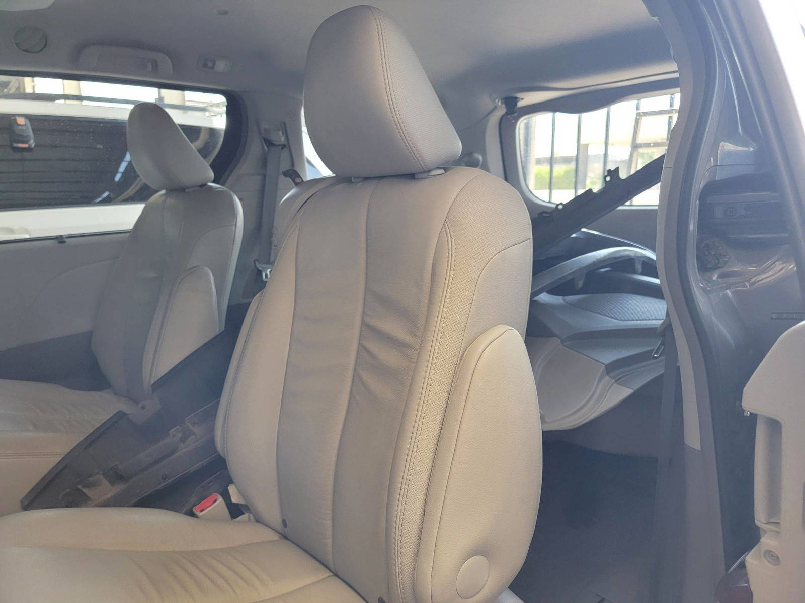 TOYOTA SIENNA 2013 - Marhaba Auction Used Cars - Image 7