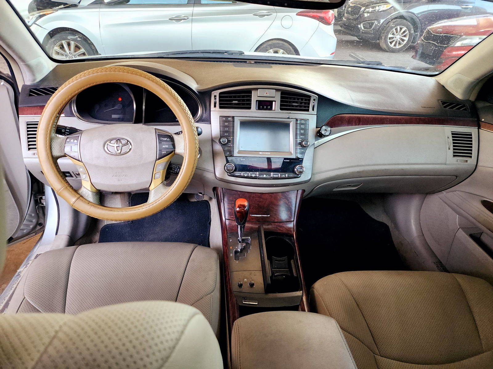 2011 TOYOTA AVALON — 153772 Miles — Lot BXBU392539 — Souq - Marhaba Auctions Used Cars - Image 7